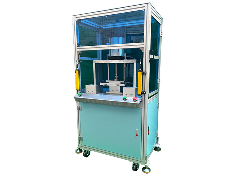 半自动吸头塞芯机成为中小型耗材制造企业的理想选择