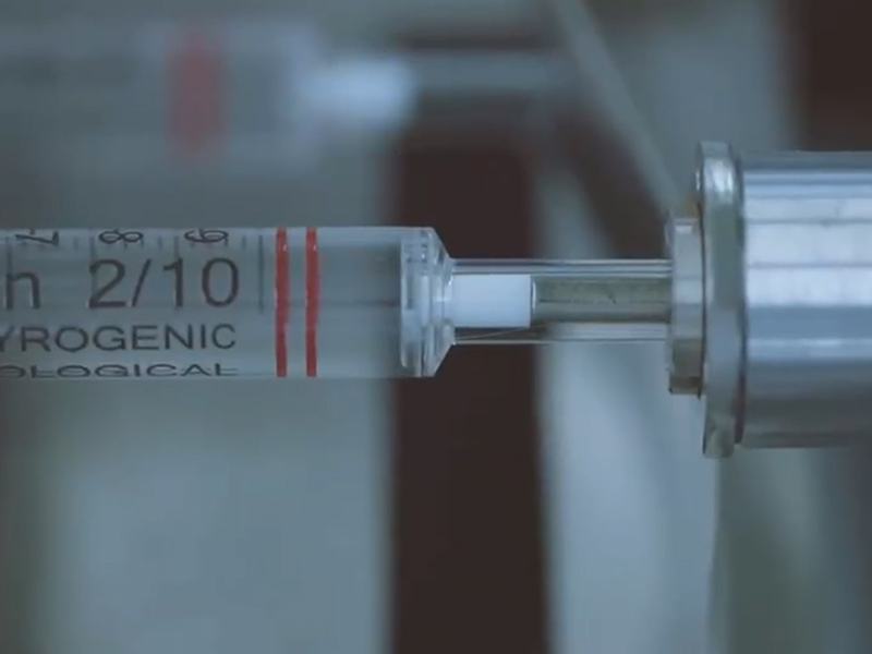 y80000永利移液管自动塞芯机助力医疗耗材智能化生产升级